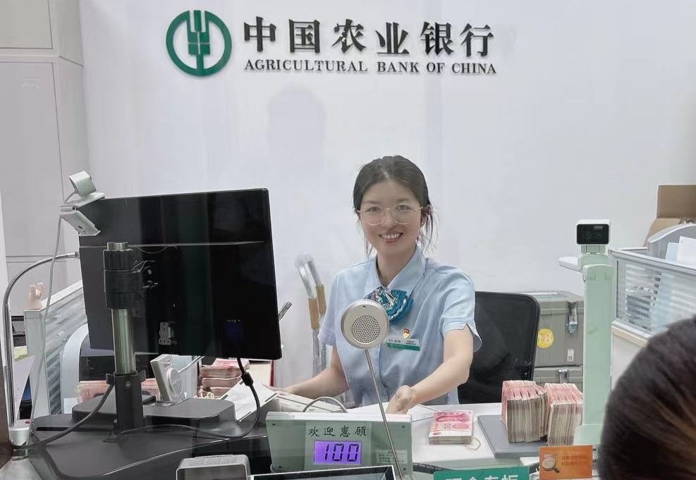 用心服務，溫暖客戶——劉漂的微笑服務故事